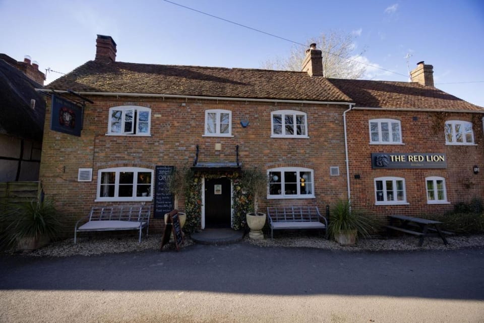 The Red Lion Inn in South Oxfordshire District
