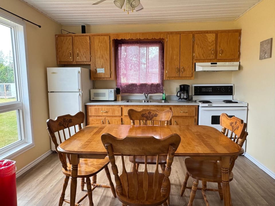 Hidden Acres Cottages Lodge in Prince Edward County