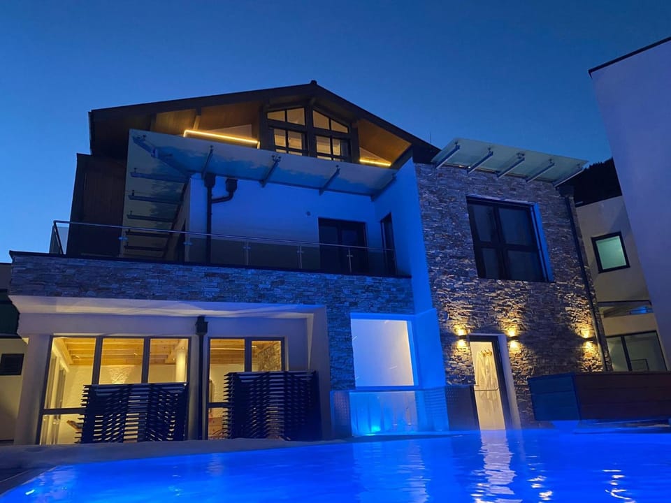 Lakeside Luxury Apartments Hotel in Zell am See