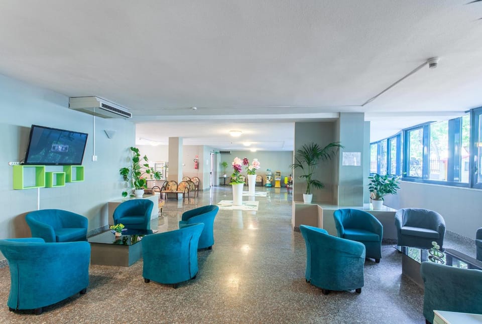 Shared lounge/TV area