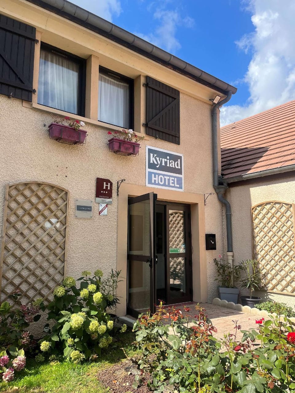 Kyriad Epernay Hotel in Epernay