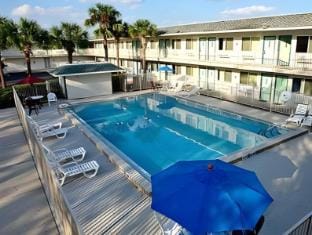 Skyline Inn Hotel in Conway