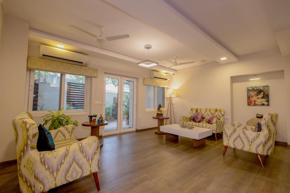 Shared lounge/TV area