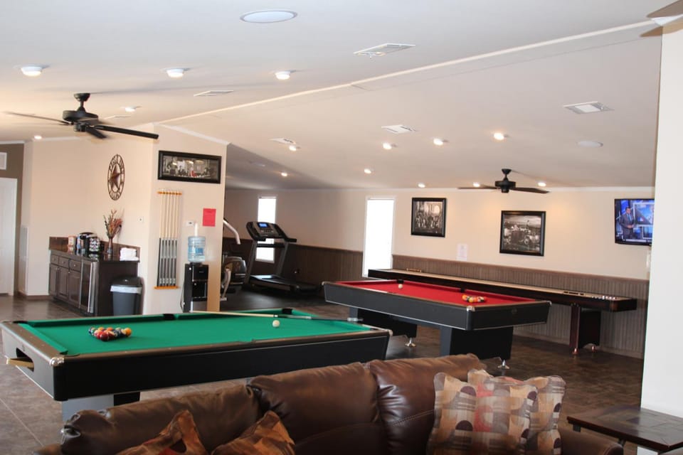 Eagle Ford Village Suites Hotel in Rio Grande