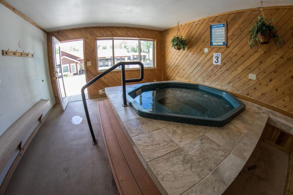 Hot tub