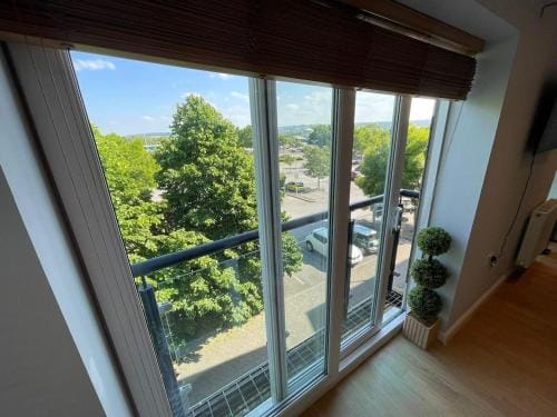 Newly Refurbished 2 Bedroom Apartment Weston-Super-Mare Hotel in Weston-super-Mare