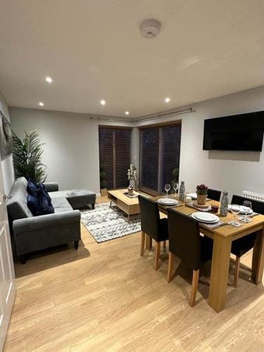 Newly Refurbished 2 Bedroom Apartment Weston-Super-Mare Hotel in Weston-super-Mare
