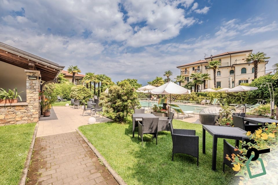 Hotiday Room Collection - Stresa Hotel in Stresa