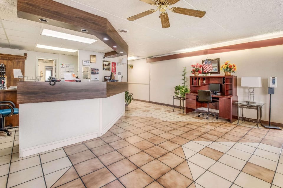 Econo Lodge Eden Hotel in North Carolina