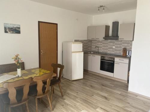 Apartments and rooms by the sea Mrljane, Pasman - 8464 Hotel in Šibenik-Knin County, Croatia