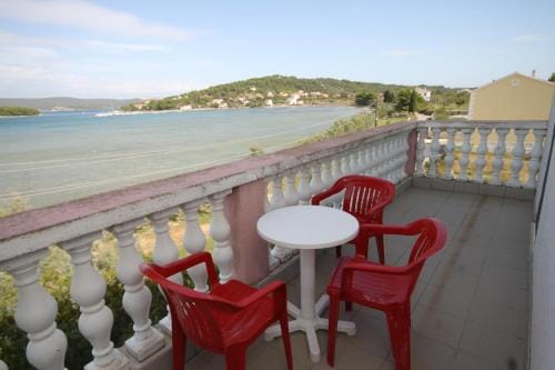 Apartments and rooms by the sea Mrljane, Pasman - 8464 Hotel in Šibenik-Knin County, Croatia