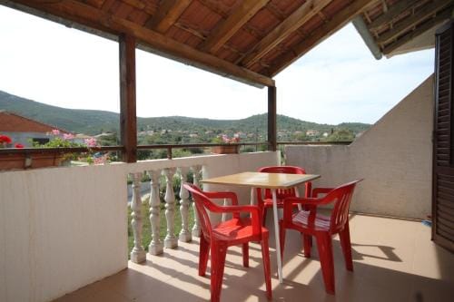 Apartments and rooms by the sea Mrljane, Pasman - 8464 Hotel in Šibenik-Knin County, Croatia