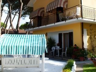 Bed&Breakfast Villa Lorena Hotel in Forte dei Marmi