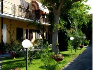 Bed&Breakfast Villa Lorena Hotel in Forte dei Marmi