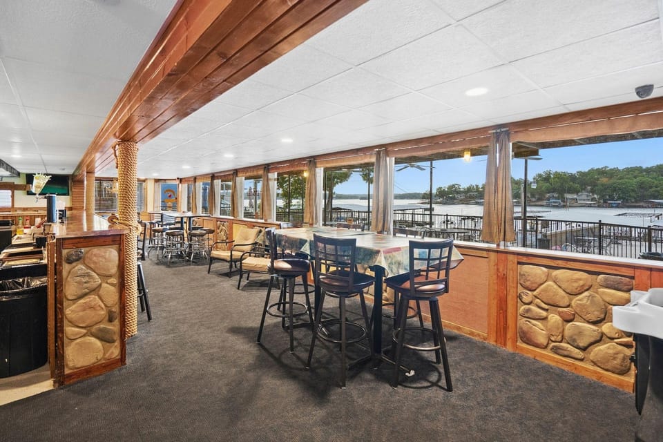 Alhonna Resort Inn in Lake of the Ozarks