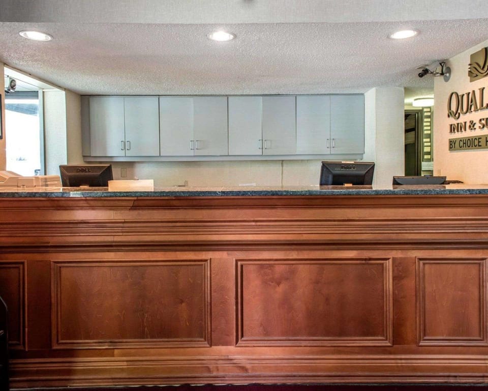 Quality Inn & Suites Gibsonia - Pittsburgh North Hotel in Allegheny River