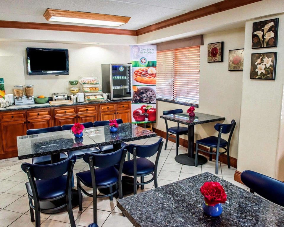 Quality Inn & Suites Gibsonia - Pittsburgh North Hotel in Allegheny River