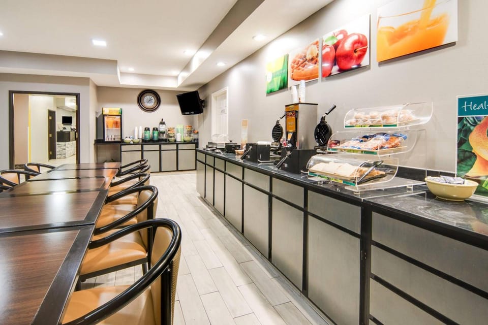 Quality Inn & Suites - Granbury Hotel in Granbury