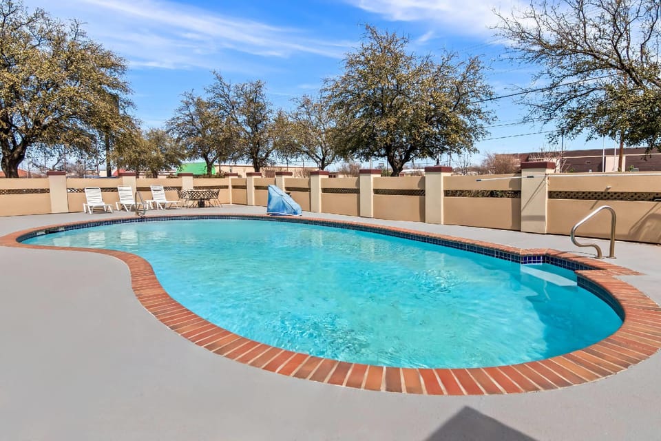 Quality Inn & Suites - Granbury Hotel in Granbury