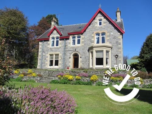 RossMor Bed & Breakfast Hotel in Scotland