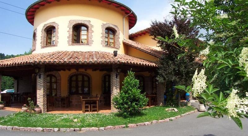 Grupo La pasera Hotel in Asturias