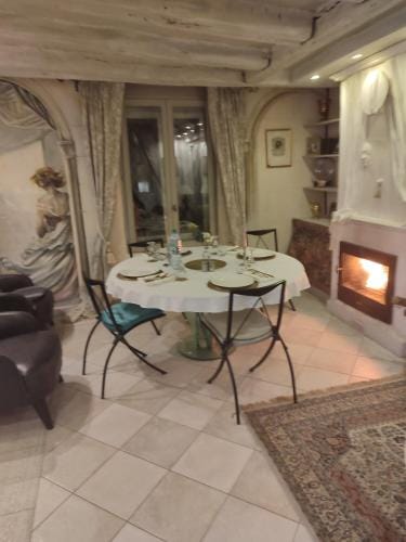 maison d'hotes prince face au chateau du clos Luce Hotel in Amboise