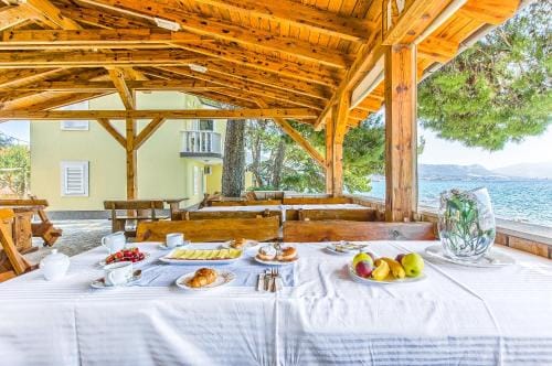 Apartments & Bungalows Ivanovic Hotel in Šibenik-Knin County, Croatia