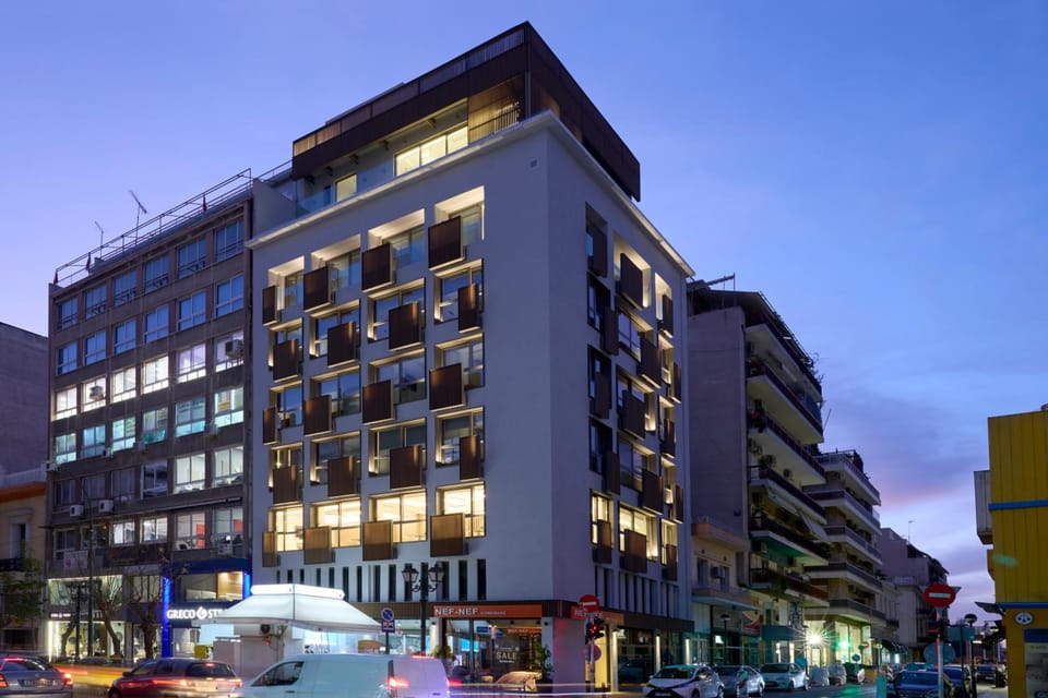 Twinn Downtown Piraeus, Santikos Collection Hotel in Pireas