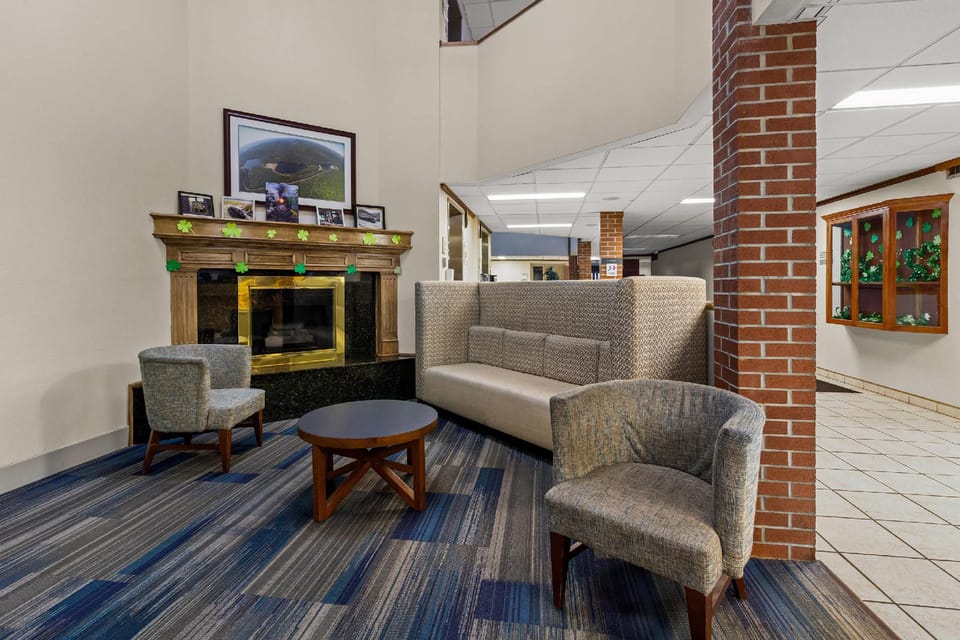 Suburban Studios Altoona Hotel in Altoona