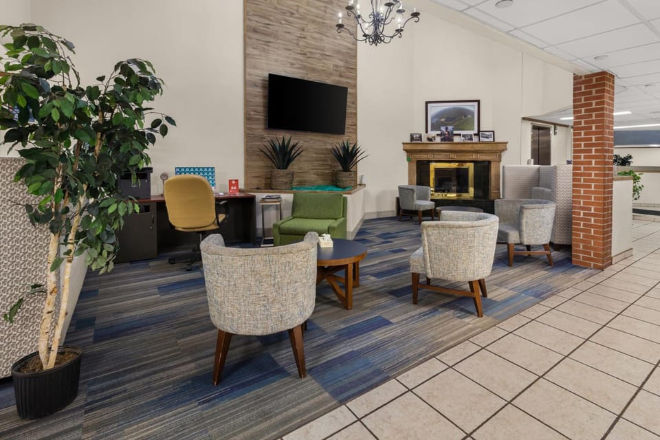 Suburban Studios Altoona Hotel in Altoona