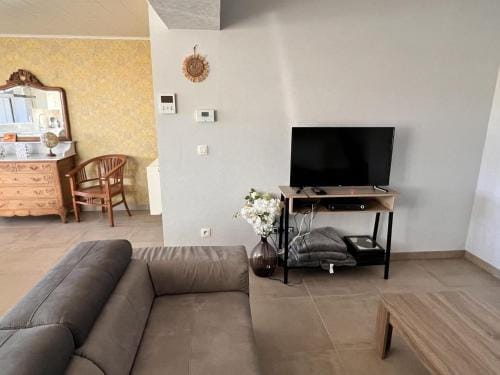 Lovely house in Heers with 2 bedrooms Hotel in Flanders