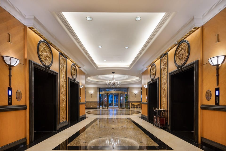 Crowne Plaza Hotel & Suites Landmark Shenzhen By IHG Hotel in Hong Kong