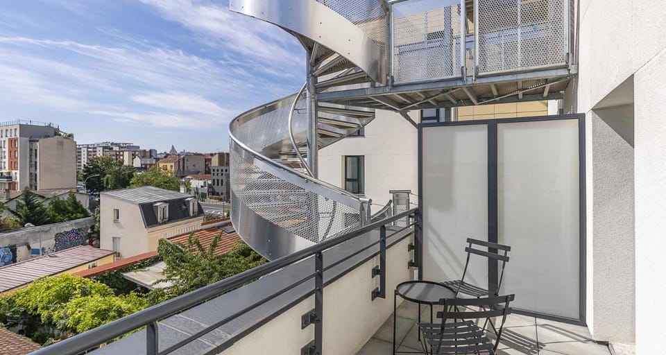 Best Western 11BAUER Paris Saint-Ouen Hotel in Saint-Denis, France