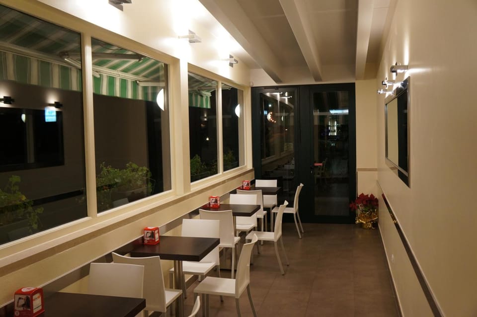 Bar/lounge