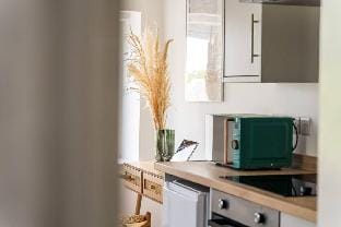 Newport Ship's Nook: Cozy Hideaway Hotel in Newport