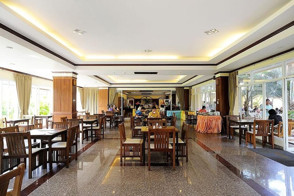 B Buri Hotel Hotel in Patong