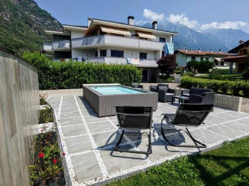 AFFITTACAMERE VALCHIAVENNA con PARCHEGGIO PRIVATO SUL POSTO! - Foresteria Lombarda ad apprezzata Ges Hotel in Canton of Grisons
