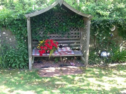 Arron House Hotel in Hamilton