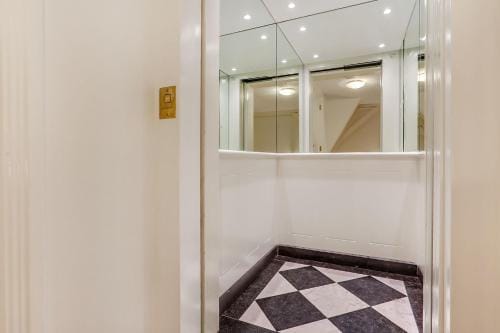 City-centre, Canal-house, luxurious , stylish bedroom, ensuite bathroom Hotel in Amsterdam