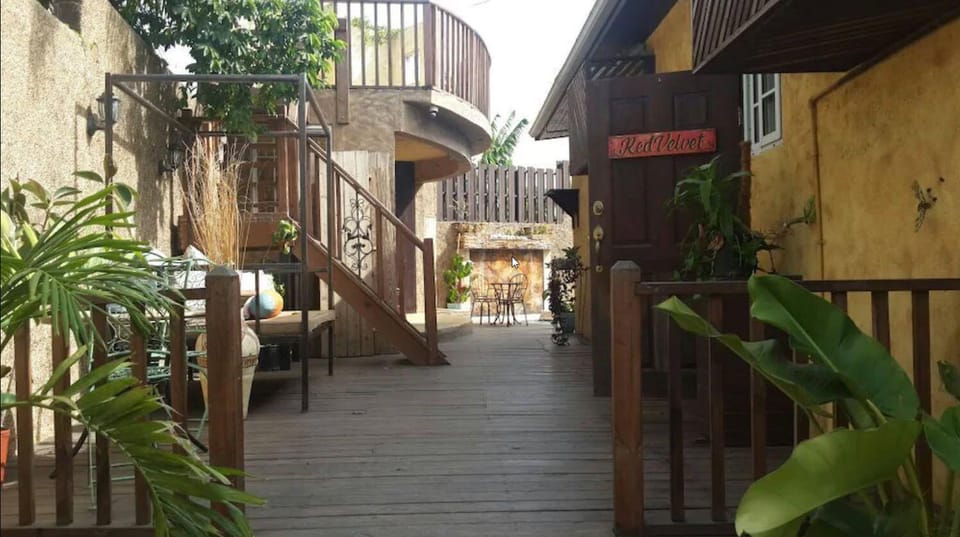 One32 Guest House Hotel in Kingston