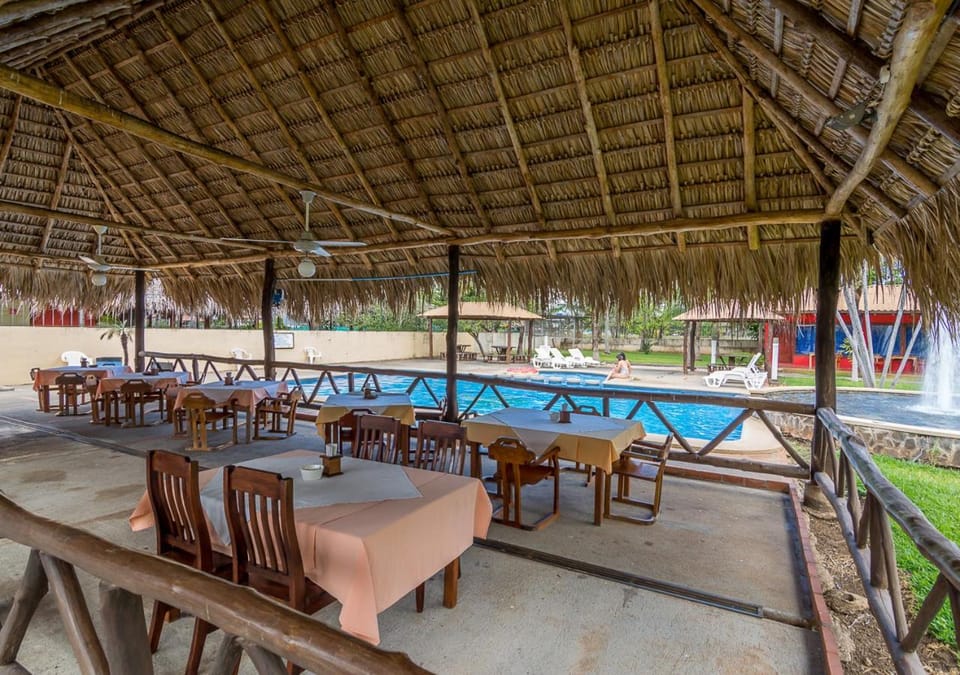 Hotel Guanacaste Lodge Hotel in Playa Flamingo
