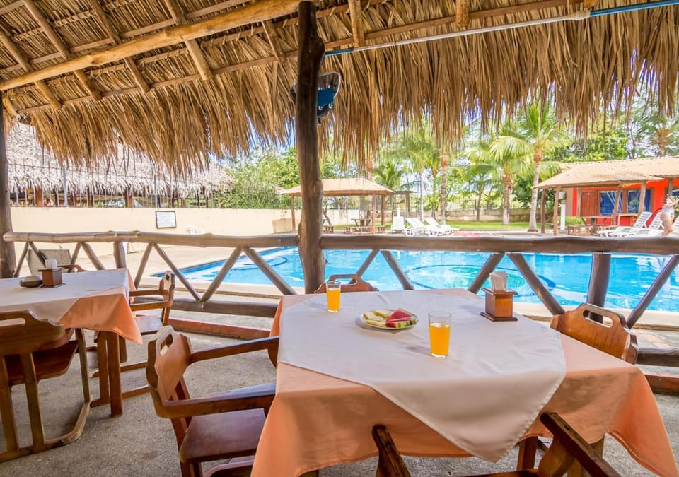 Hotel Guanacaste Lodge Hotel in Playa Flamingo