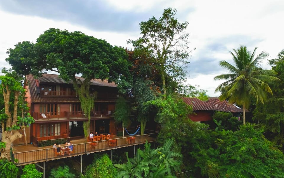 Riverhouse-The Teak House Resort in Thailand