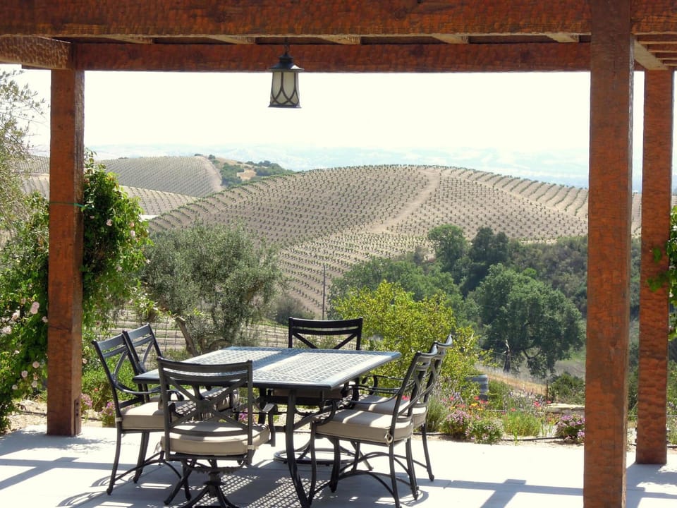 Croad Vineyards - The Inn Inn in Sierra Nevada