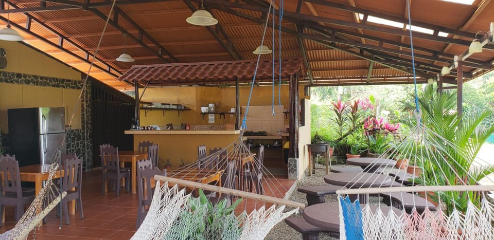 Cabinas Pura Vida B&B and Tour Operator Hotel in Puntarenas Province