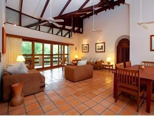 Capitan Suizo Beachfront Boutique Hotel Boutique hotel in Playa Langosta