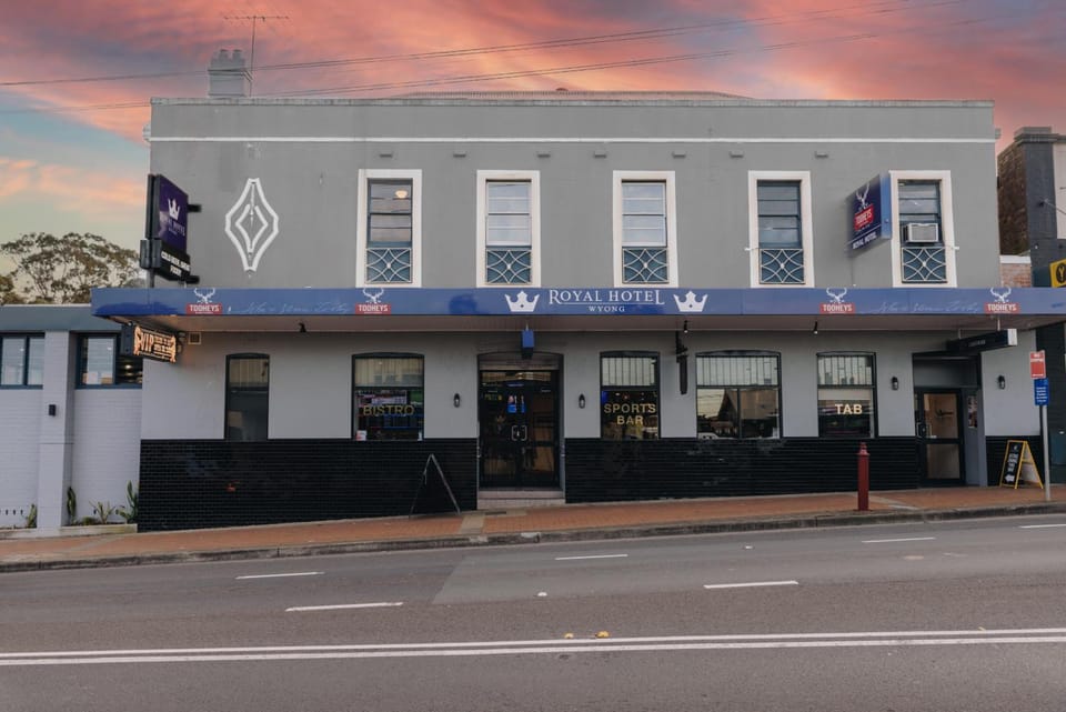 Royal Hotel Wyong Inn in Central Coast