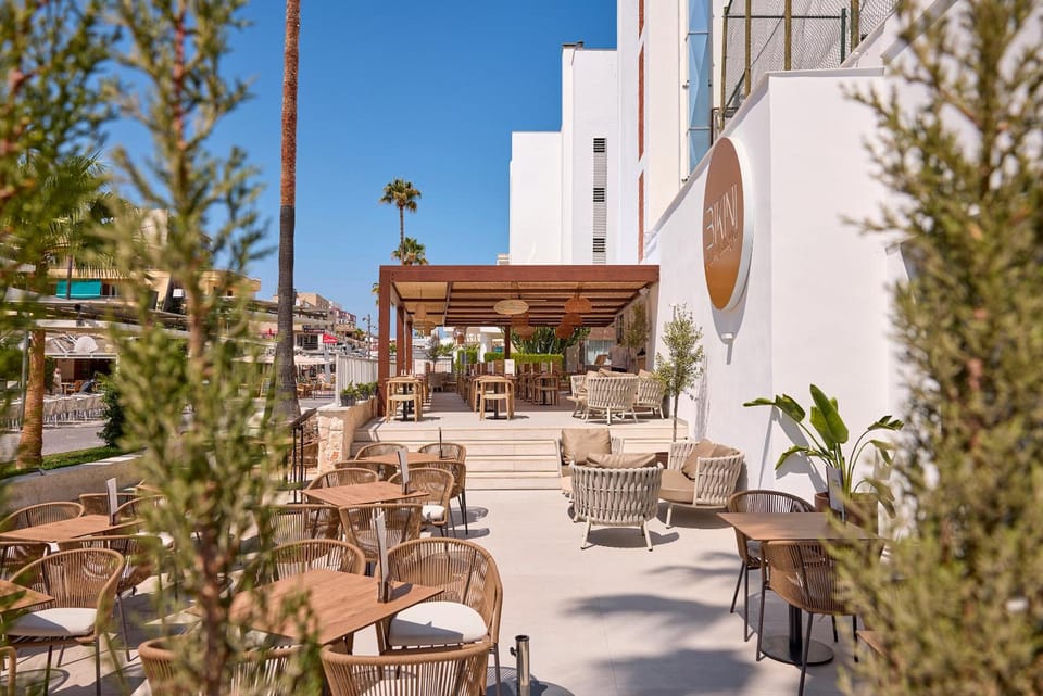 Universal Hotel Bikini Hotel in Llevant
