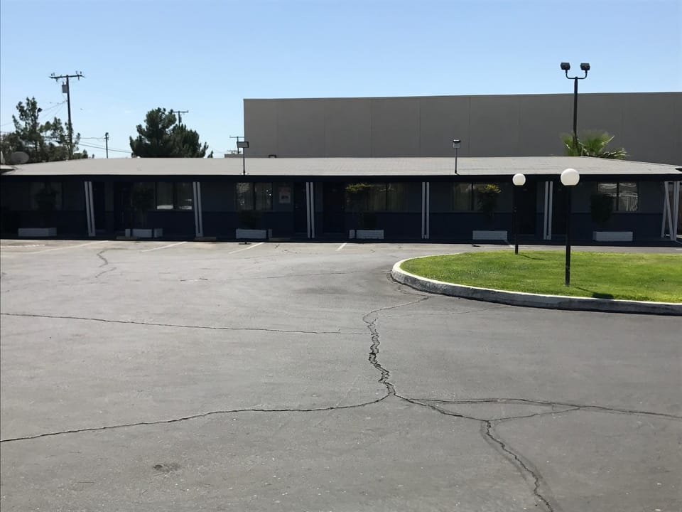 NEW CORRAL MOTEL Motel in Victorville