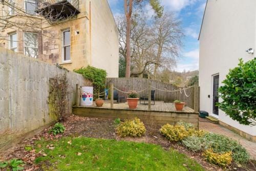 Near Major Attractions | Comfortable | TV Hotel in Bath